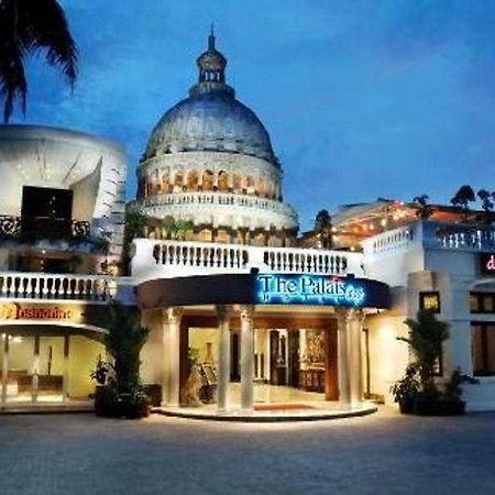 The Palais Hotel Dago Bandung Exterior photo
