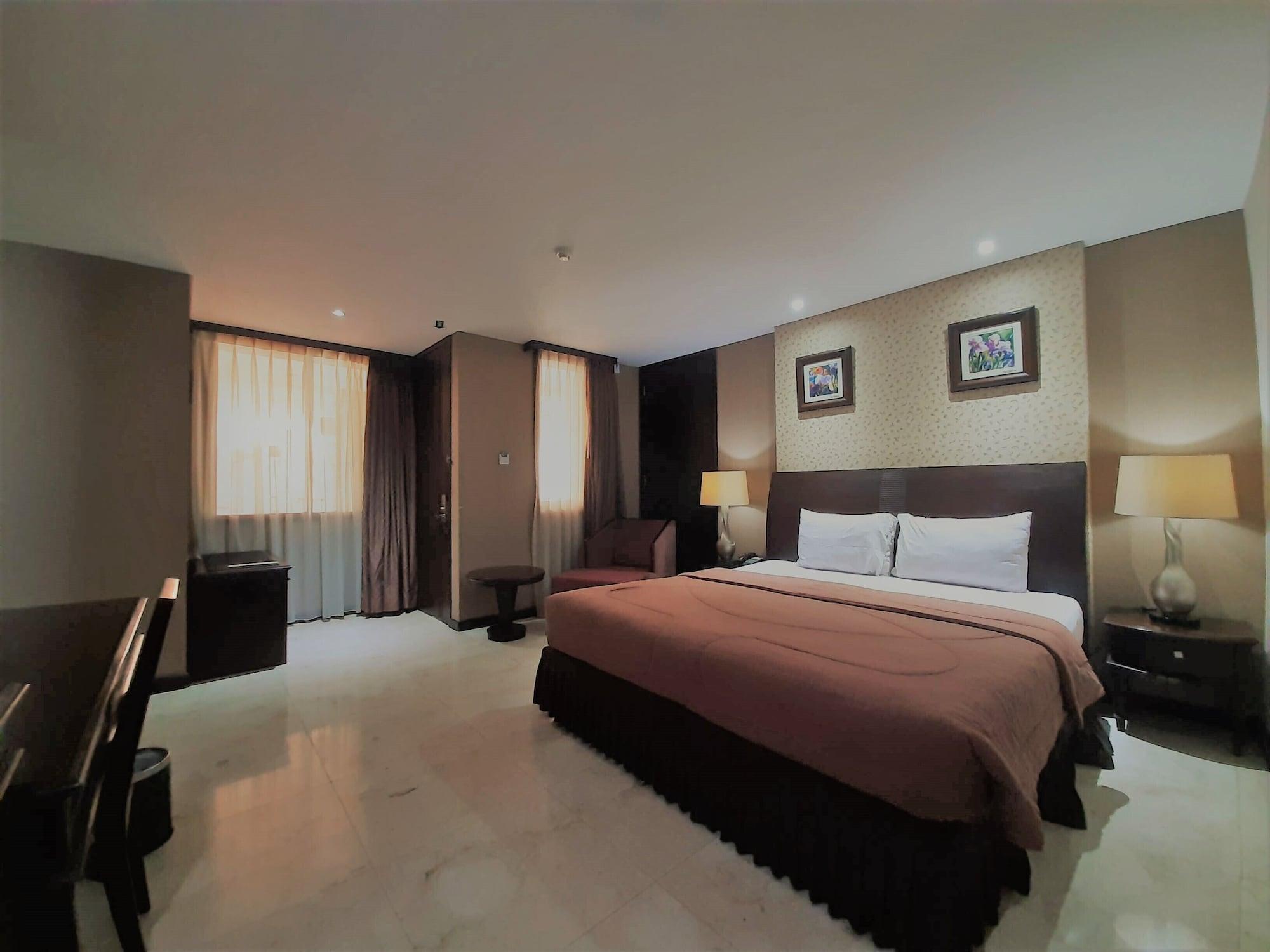 The Palais Hotel Dago Bandung Exterior photo