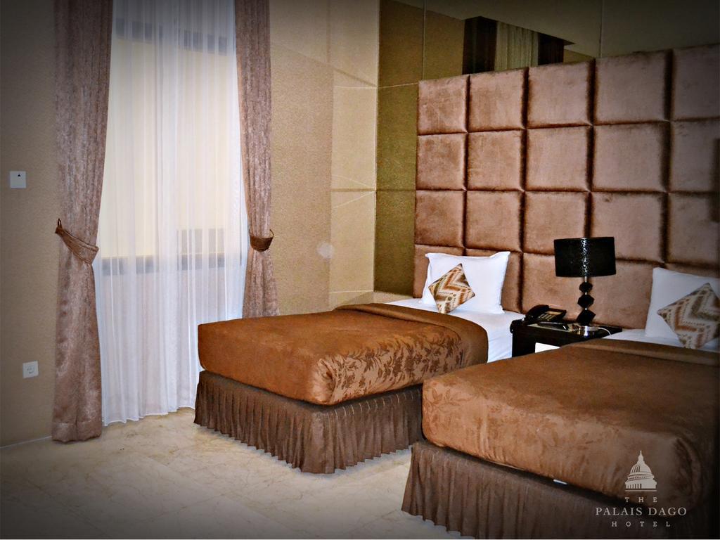 The Palais Hotel Dago Bandung Exterior photo