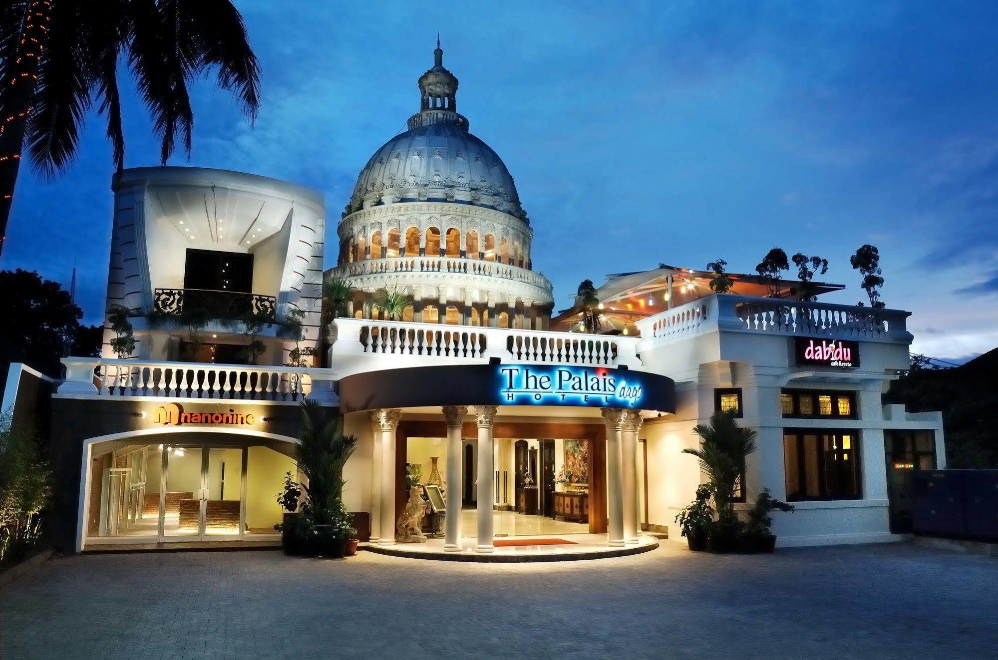 The Palais Hotel Dago Bandung Exterior photo